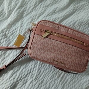 Michael Kors Logo Jet Set Charm Large East West Crossbody Purse